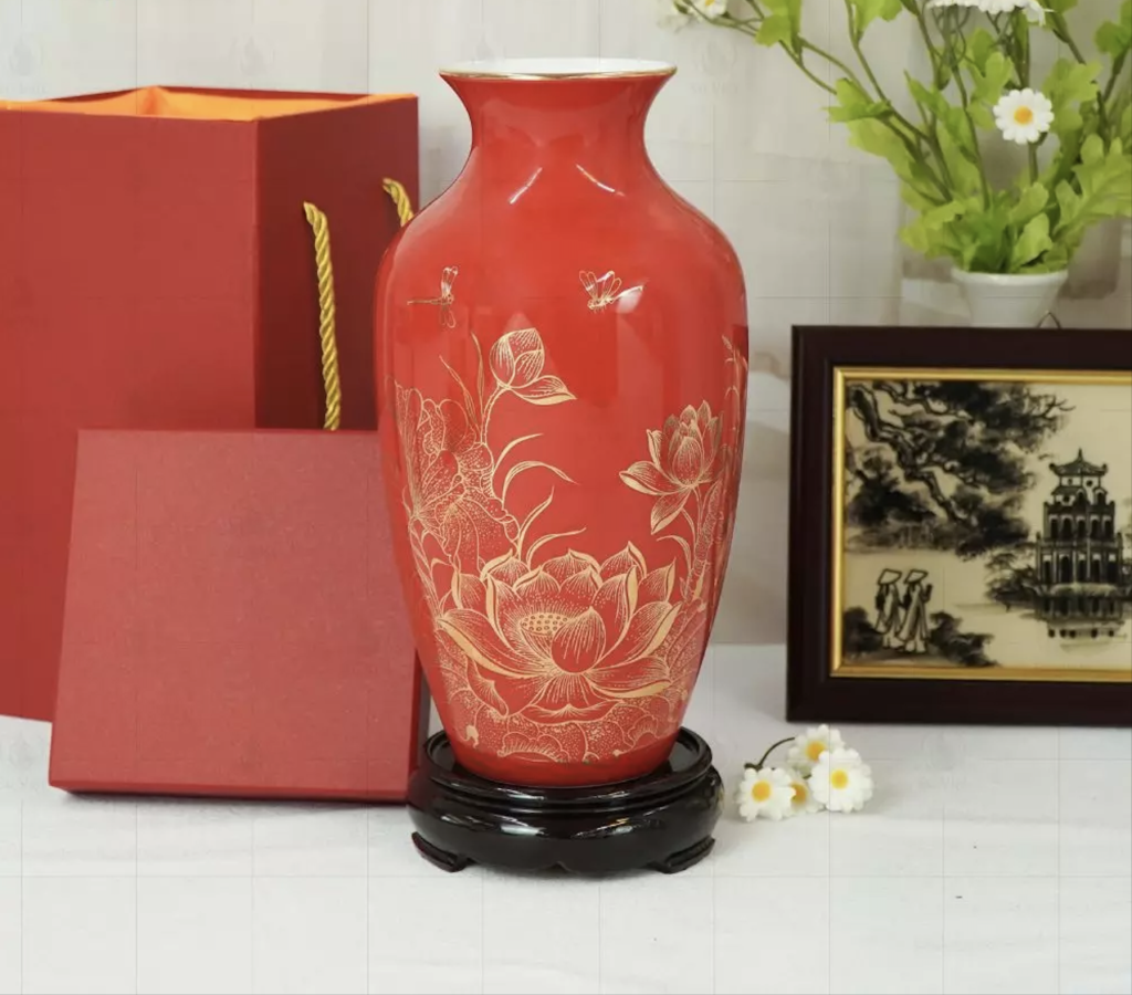 Bình Gốm Liên Hoa Vẽ Vàng Men Đỏ
