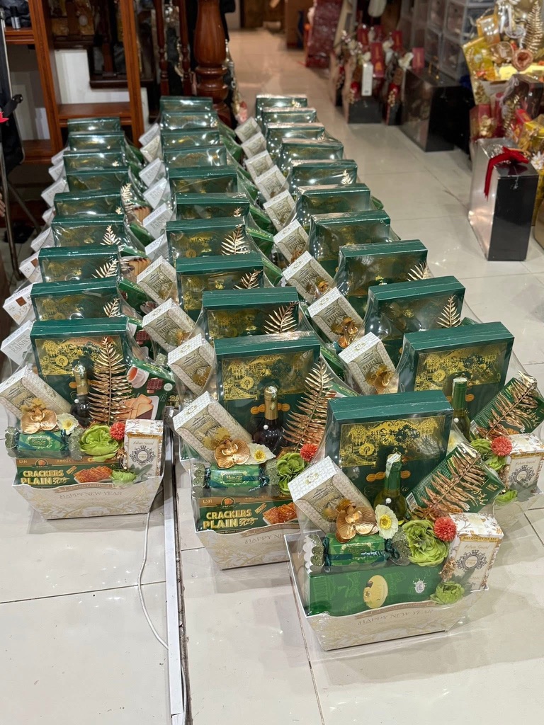 Giỏ Quà Cao Cấp – Rượu Vang & Đặc Sản Tuyển Chọn
